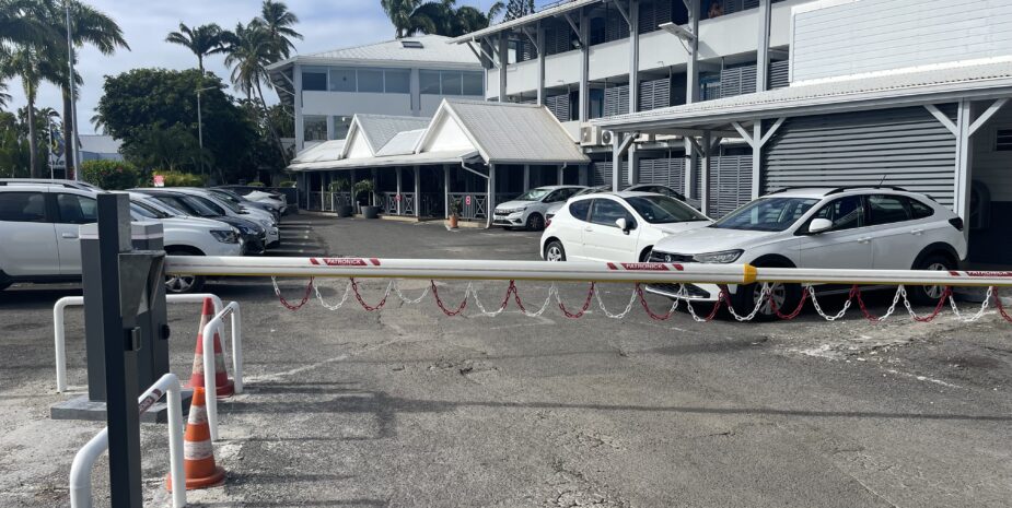 Parking privée avec barrière